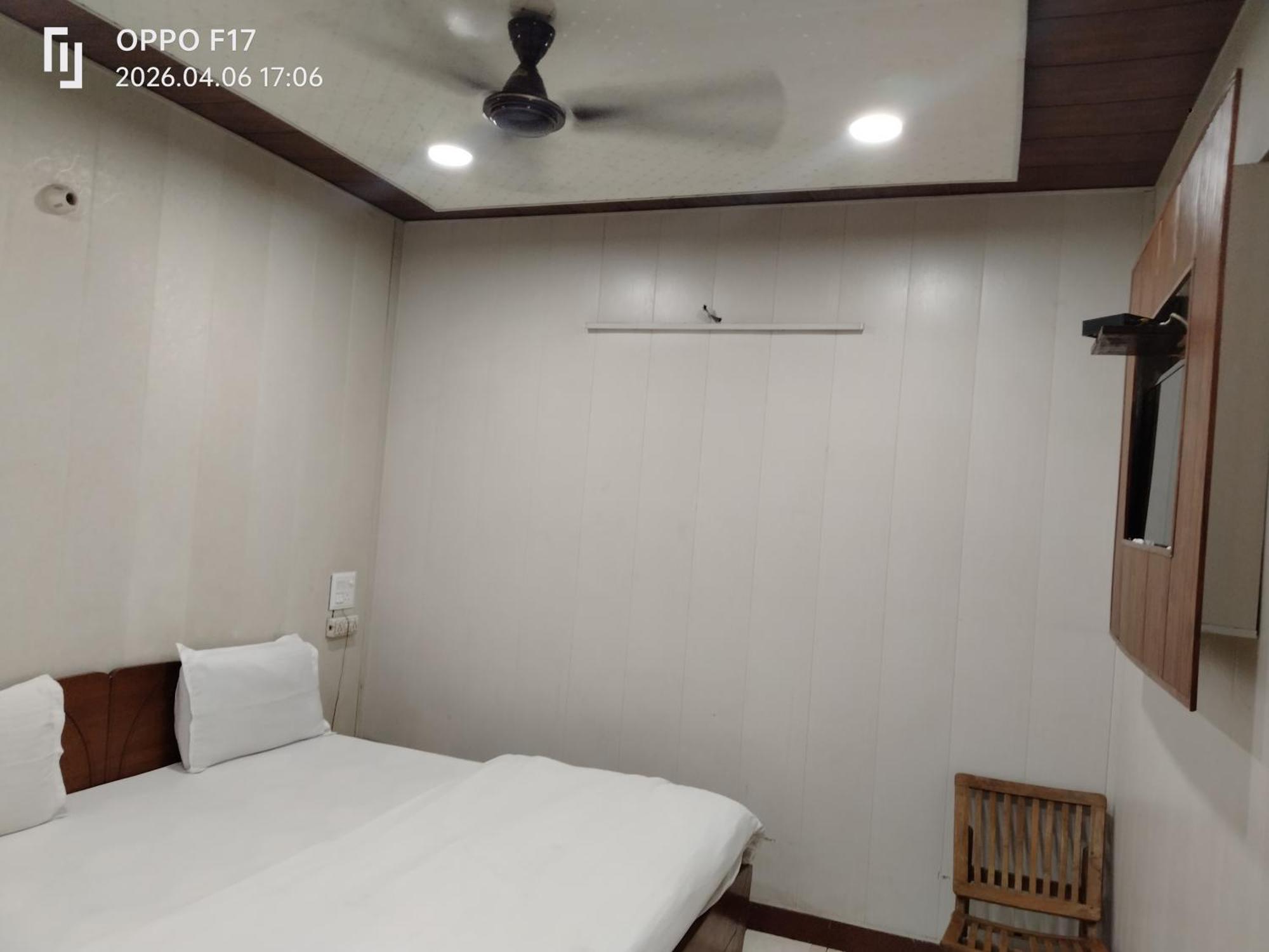 Standard Double Room Fan